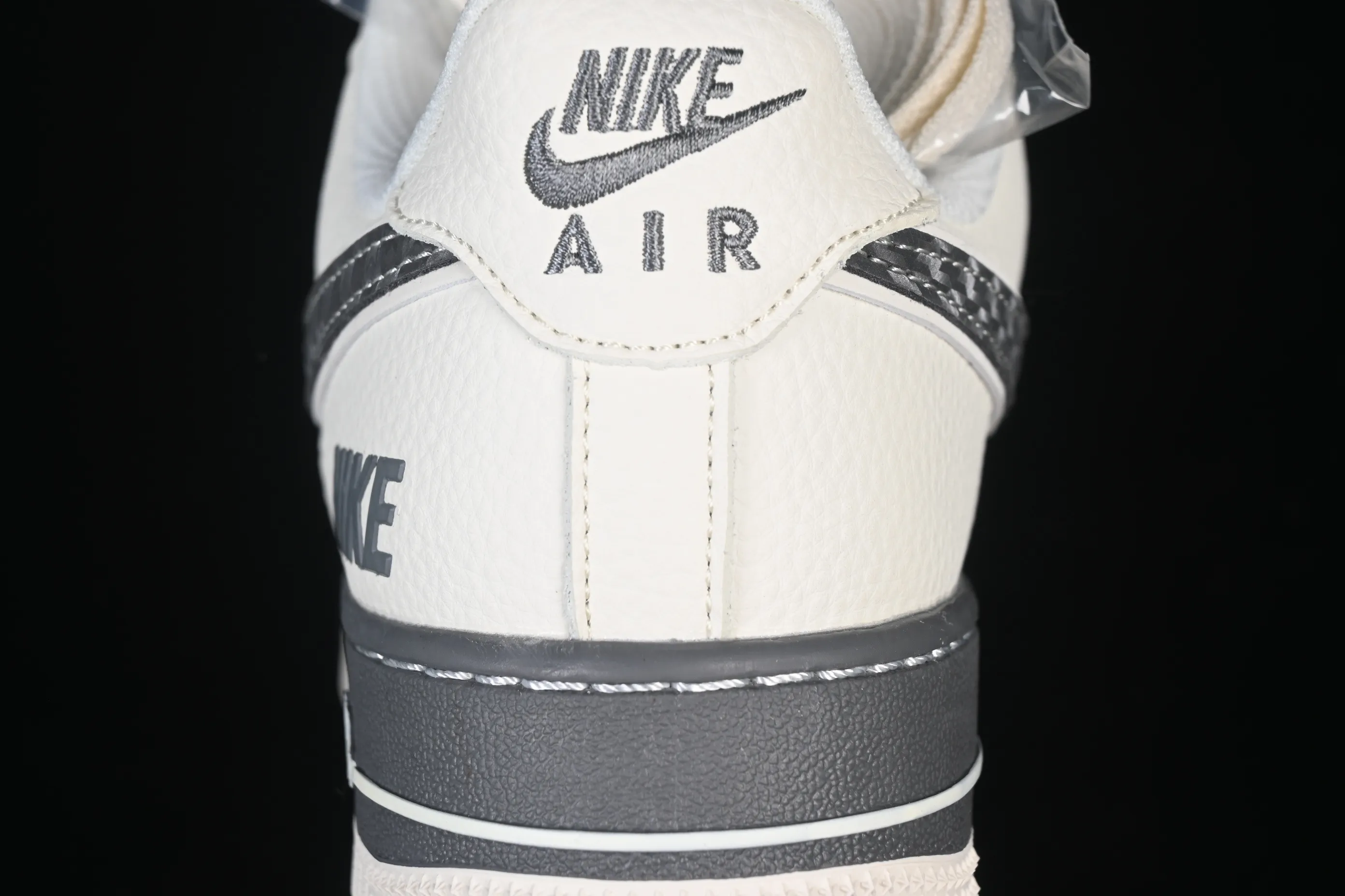 All categories Nk Air Force 1 Air Force series Nk Air Force 1 Low Air Force low-top Nike Air Force 1'07 Low off-white and dark gray Air Force 1 low-top casual sneakers SM6668-107
